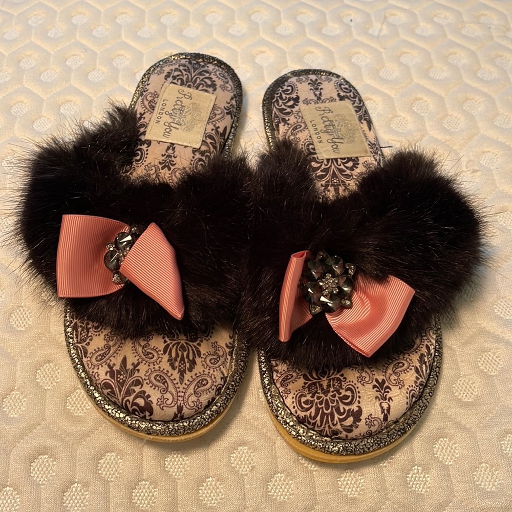 Fur flip flop slipper
